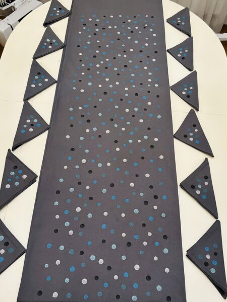 Nappe brodée de reception grande taille