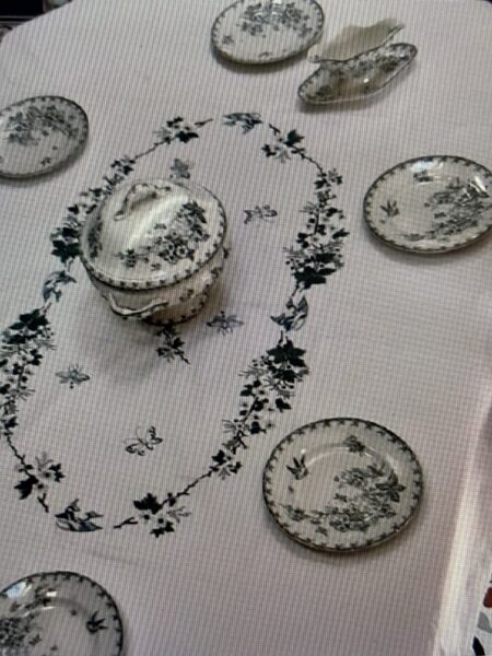 Nappe brodée  » souvenir  » de ma grand-mère