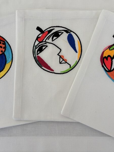 Broderies modernes pour serviettes et sets de table