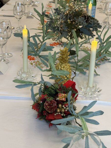 Nappe de noël brodée en situation !