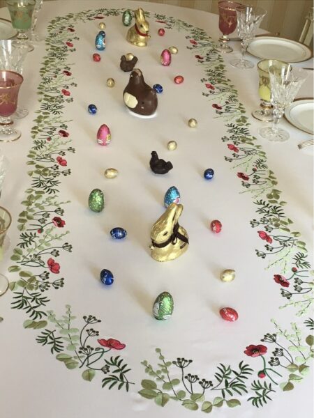 Nappe coquelicots un jour de Pâques