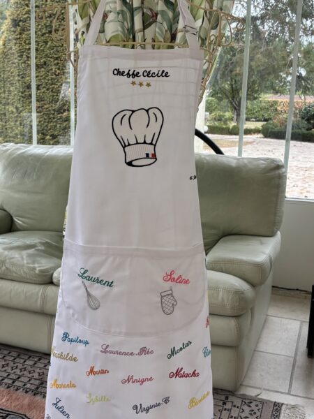 Le tablier de la Cheffe Cécle : un anniversaire brodé de souvenirs