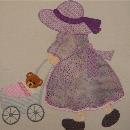 Motif Bébé & Fillette au Chapeau : Broderie personnalisée pour Cadeau de naissance